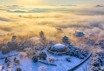 中国河北唐山清东陵日游【历史探秘漫步皇陵一段不为人知的秘密】【世界遗产+佛教文化“一票两园” 历史探秘，漫步皇陵，穿越百年的传奇与悬疑，帝王之眼选中的万年吉壤】