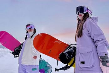 赠驯鹿园＋免费接送＋滑雪套票＋滑道【亚布力阳光滑雪场一日游【免费接送：亚布力西站/南站/亚布力旅游度假区所有酒店民宿免费接送，出行更方便，避免在寒风中等车。】