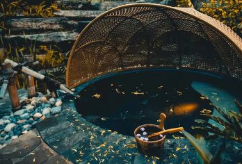 腾冲悦椿温泉村+玛御谷温泉小镇半日游【[时间灵活]专车上门接送，2个人即可以出行，时间随定，说走就走；】