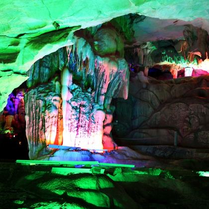 2人起私家团鹿寨香桥岩溶景区响水瀑布一日游柳州桂林上门接送