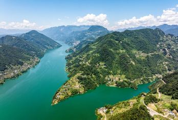 湖北宜昌：清江画廊——天然山水水墨画卷（三峡豪华游船之旅）Q【如黛江水烟波浩渺，高峡绿林曲径通幽！中国国家地理称之中国唯美仙境！】