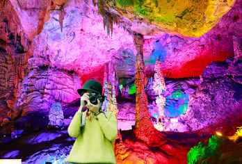 阳朔漓江20元背景+银子岩+画廊古镇一日游【小团/大巴团】【[大巴团]经济实惠优选。[小团]真小团不超8人真纯玩无车销。[私家团]一单一团，时间景点可按需调整】