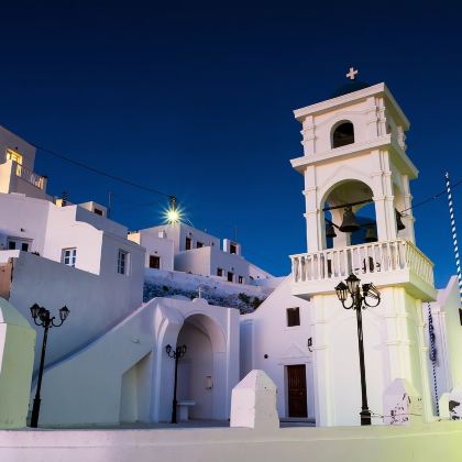 希腊圣托里尼-伊亚小镇+红沙滩+蓝顶教堂+费拉小镇【包车】