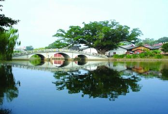 广东韶关珠玑古巷+梅关古道一日游【精选独立团+上门接送】【[品质优选]优质服务，独立成团出行，本地人专业司导，提供多日游行程定制服务】