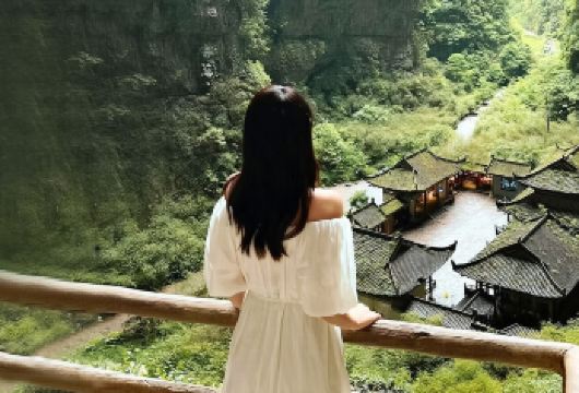 重庆+武隆天生三桥+龙水峡地缝一日游【含门票+换乘车+午餐】【[真专业]持证导游专业讲解，赠重庆主城区接早】