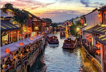 杭州往返：乌镇 | 一单一团 |中英俄西日韩多语种定制包车#【[品质纯玩]拒绝走马观花式游览，资深司导一站到底式管家，行程景点可调可定制】