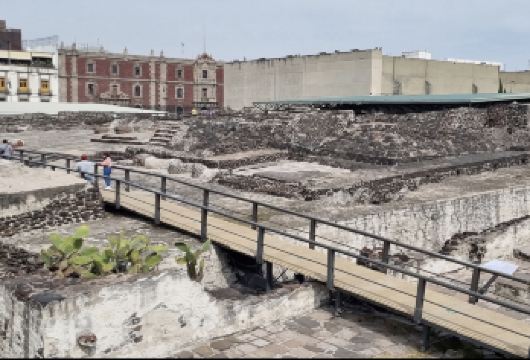墨西哥城瓜达露佩圣母圣殿-艺术宫可定制【中文专车-舒适纯净】【中文专车出行，景点灵活调整，打卡经典，游玩自己定义，无需等待，专属贴心服务，尽享惬意旅程】