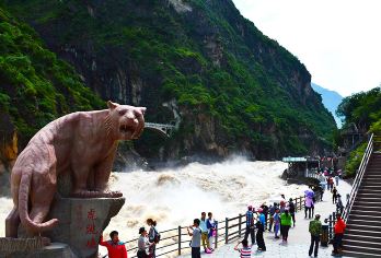 丽江拉市海+长江第一湾+香格里拉虎跳峡一日游【8人纯玩小团】【舒适小团，本土司机服务，全程纯玩无购物，时间充足；】