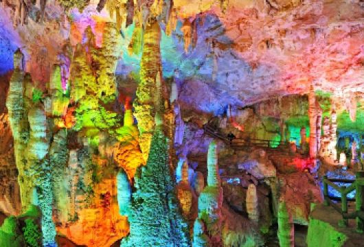 昆明石林+九乡一日游【优选纯玩团·九乡新老线可选】【[缤纷景点]找寻“天下第一奇观”、阿诗玛的故乡——石林。九乡两条游玩路线可选！】