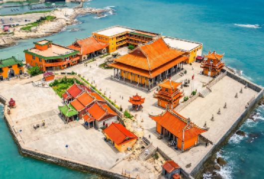 泉州蟳埔村+洛伽寺+梧林古村落一日游【厦门/泉州出发】8人团【专业司导+灵活接送：全程舒心陪同，厦门/泉州出发可选，轻松出行无忧！】