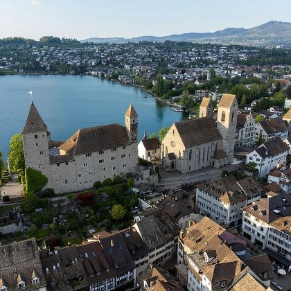 瑞士城堡奶酪与巧克力一日游|含瑞士莲之家+奶酪工坊参观品尝