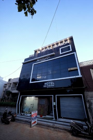 Hotel Season Near Ahmedabad Airport