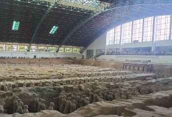 西安兵马俑+丽山园一日游【8人Mini团/12人精品团】【严选讲师，含耳麦，深度讲解3.5H，资深导游讲解，给您一场纯粹的历史深度解读大秦帝国！】