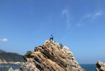 深圳东冲沙滩-东西冲徒步一日游【东西涌徒步 遇见醉美海岸线】【深圳东西涌海岸线，行程大约8公里，是深圳醉美丽、醉经典的海岸线徒步路线】