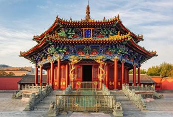 【精品包团】沈阳故宫+张学良旧居+辽宁省博物馆一日游【必打卡三地标：沈阳故宫探皇家秘史，张学良旧居品民国风云，辽宁省博物馆赏千年文脉，一日尽览沈城历史厚度】