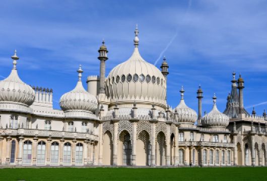 英国伦敦出发布莱顿皇家行宫+七姐妹白崖+布莱顿码头一日游【波西米亚与皇家奇幻】