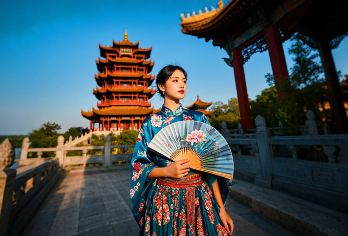 【荆楚武汉】黄鹤楼+长江大桥+湖北省博物+东湖听涛 一日游【游玩景点：黄鹤楼+武汉长江大桥+粮道街+湖北省博物馆+东湖听涛+凌波门+楚河汉街】