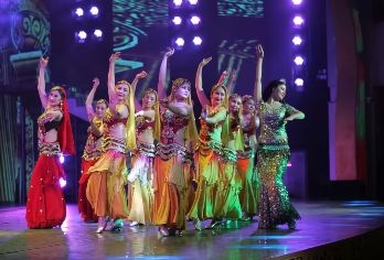 演出票+晚餐*专业出票-新疆国际大巴扎演艺大剧院+丝绸之路【《丝绸之路·千年印象》本土民族歌舞+性价比高+即刻出票+取票便利+特色美食】