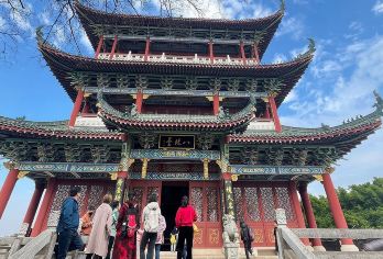 江西赣州八境台+古城墙+蒋经国旧居+郁孤台四贤坊军门楼一日活动【城市漫步游 含私人专属高定导游 含半天自由活动时间】