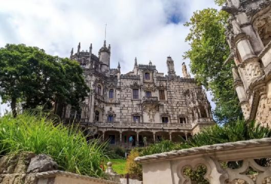 葡萄牙里斯本蒙塞拉特宫+佩纳宫+雷加莱拉宫一日游【专属包车省心游：全程专车服务，无缝衔接景点，免去转车劳顿，自由掌控游览节奏享受舒适惬意的深度之旅。】