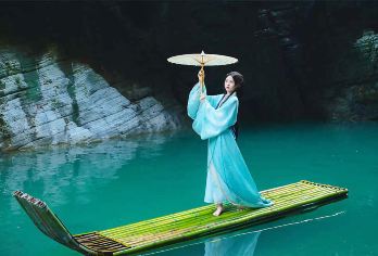 恩施地心谷景区一日游【自营直通车丨市区接送丨小团定制丨纯玩】【[钻石出行]早接晚送，不换车中转，直达景区，不走回头路，纯玩0购物。】