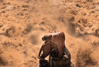 虎跳峡+白水台一日游  8人/大巴团 可选香格里拉/丽江结束【[缤纷景点]虎跳峡+白水台+哈巴雪山观景台，攻略榜前三景点全含，带您玩转香格里拉！】