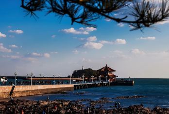山东青岛-栈桥/五四广场/奥帆中心/天主教堂一日游【青岛市内旅游一日游沿海一线会议商拍剧组商务包车服务】