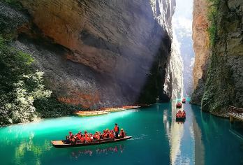 恩施屏山峡谷一日游【免费接送、精品小团、含船票、含景交】【恩施市市区内免费接送，一价全含，景交，船票都不需要再付费】