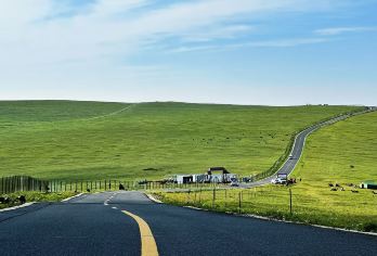 呼和浩特红石崖国家生态公园一日游【草原深处2-8人精致小团】【[我们承诺] 自主发团，不外拼，优秀司导，获奖旅行社，呼和浩特本土旅行社。】