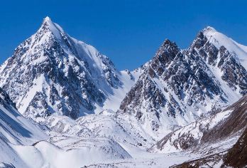 巴尔斯雪山一日游【可选巴尔斯雪山＋七彩丹霞-市区内免费接送】【[精心设计]带你玩有设计感的线路，体验从未有过的体验】