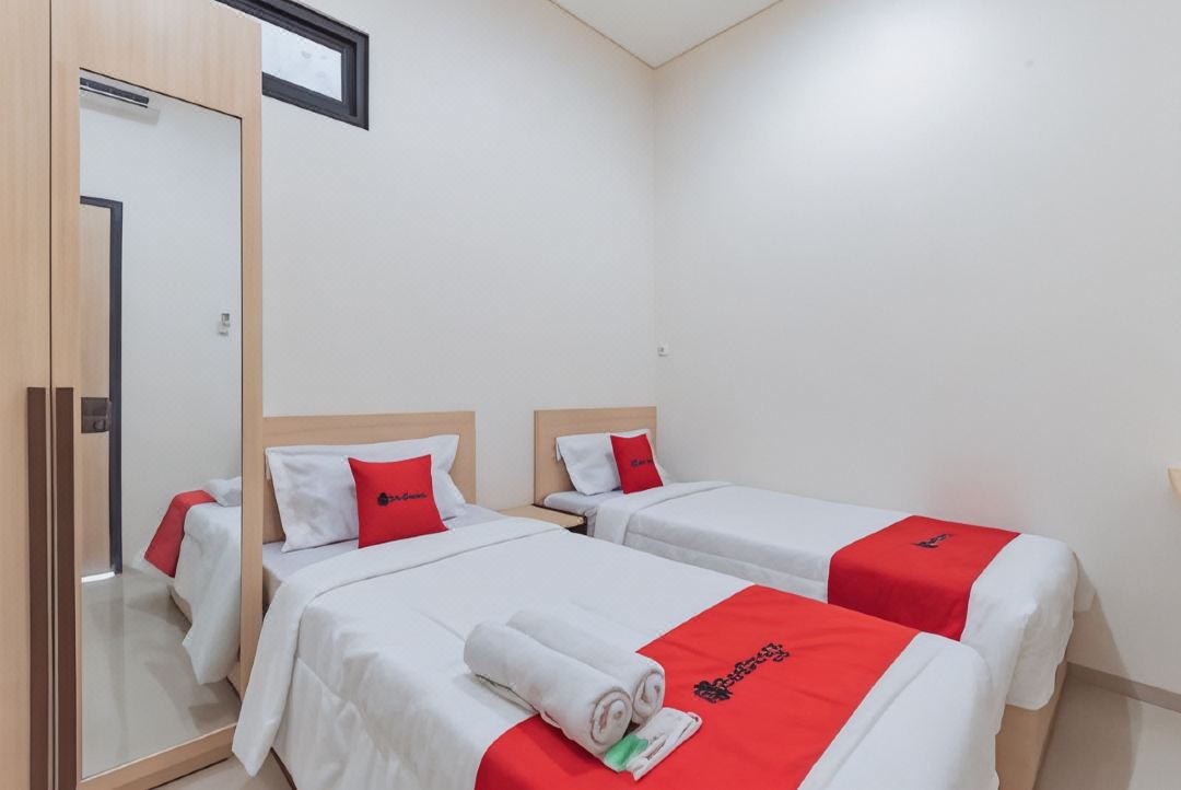 RedDoorz Near Csb Mall Cirebon