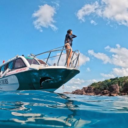 富国岛快艇出海一日游【可选小团+浮潜+航拍+午餐+酒店接送】