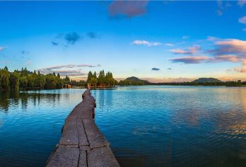 绍兴鲁迅故里+柯岩景区+鉴湖+鲁镇景区跟团1日游【天天发班 精选景点无购物，赠送画舫船】