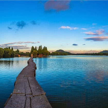 绍兴鲁迅故里+柯岩景区+鉴湖+鲁镇景区跟团1日游