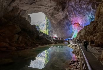 巴马三门海+百魔洞+长寿村一日包车游【不含门票】【人间绿宝石】