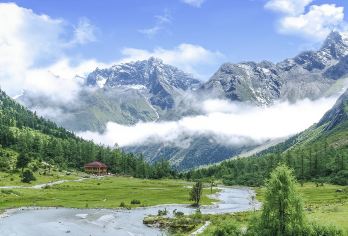 毕棚沟一日游【充足游玩时间】可选三环内接/不进购物店【精选景点小九寨.春赏杜鹃.夏避暑·网红景点·快耍慢玩经典一日游】