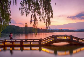 杭州西湖+雷峰塔+宋城1日游【可升级含宋城  纯玩无套路】【全程热门5A级别景区 网红打卡点 不玩虚头景区】