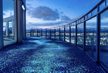 日本大阪梅田蓝天大厦-大阪科学馆可定制【中文专车-舒适纯净】【中文专车出行，景点灵活调整，打卡经典，游玩自己定义，无需等待，专属贴心服务，尽享惬意旅程】