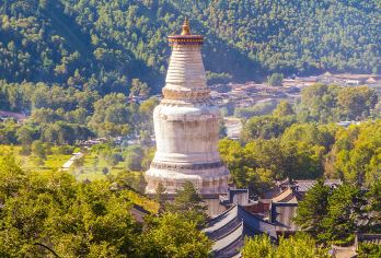 五台山祈福一日4-8人精品团【太原市区都可接，邂逅别样佛缘】【舒适小团出行：8 人尊享小团，节奏自由把控，乘坐更加舒适，跟着自己节奏走，更灵活】