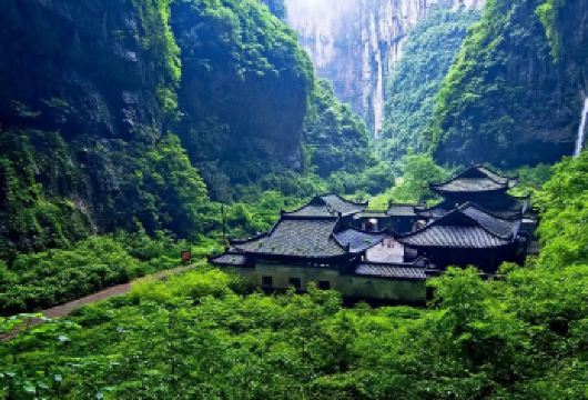 武隆天生三桥+龙水峡地缝一日游【8人小团.纯玩.含门票.】【2-8人小团出行，上门接送。3年内车型，我们不一样】