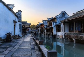 杭州来回：乌镇东栅/西塘古镇+西栅夜游【拼团+门票+导游】#【一天时间游玩双水乡古镇，游玩更多景点，看不同风格的水乡古镇。】
