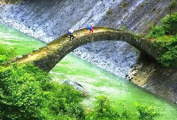 恩施鹿院坪一日游【精品团、免费接送、高品质纯玩团】【[VIP]专车上门接送，可选保姆车】