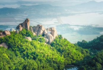 安庆+巨石山＋孔雀东南飞景区一日游【石韵情长◆2-8人小团】【巨石山探奇峰怪石，孔雀东南飞寻千古情殇，2 - 8 人小团尽览山水柔情】