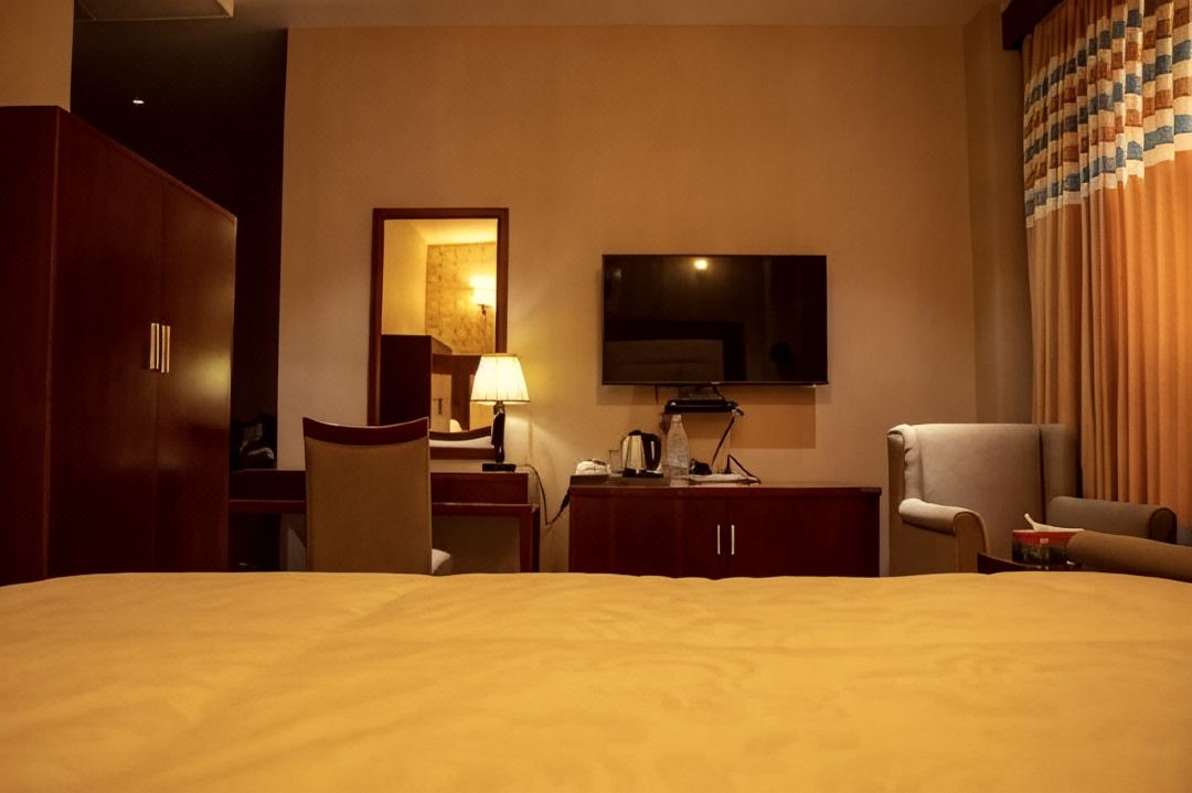 Ratna Hotel