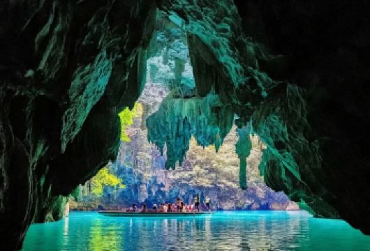 广西百色-三门海+浩坤湖【2-4人精致小团+经典网红打卡地】【山中有海，海上有门 -这里是跌落人间的仙境小众秘境-三门海 被称为是“典藏景观的山水城”】