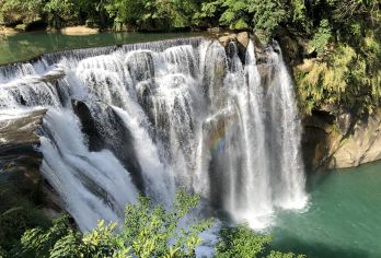 野柳地质公园+九份老街+猴硐+十分瀑布公园一日游【台北出发】【踩遍北海岸热门景点，无需另外规划交通及行程，从台北指定区域饭店出发，前往北台湾经典景点一日游!】