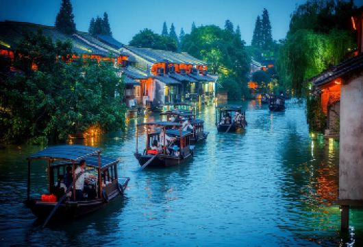 嘉兴+乌镇+西栅+西栅夜游一日游【畅游地标景点，寻国家宝藏，赏世界文化遗产，漫游古街感受此座老城慢时光。】