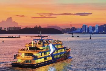 厦门：鼓浪屿+打卡《千与千寻》海上列车+帆船赶海乐趣@【（畅游鼓浪屿+打卡《千与千寻》海上列车+帆船赶海乐趣体验+360度超大型闽南传奇秀+赠送海鲜大咖锅】