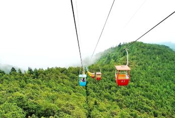 玉龙雪山+蓝月谷+云杉坪索道一日游【含土鸡火锅+雪山三宝】【来丽江不可错过的打卡景点】