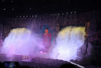 《驼铃传奇》秀私人半日游（每单1专车接送+演出票买2送1）【会跑的实景演艺《驼铃传奇》秀是关于古代丝绸之路商队冒险经历的故事】